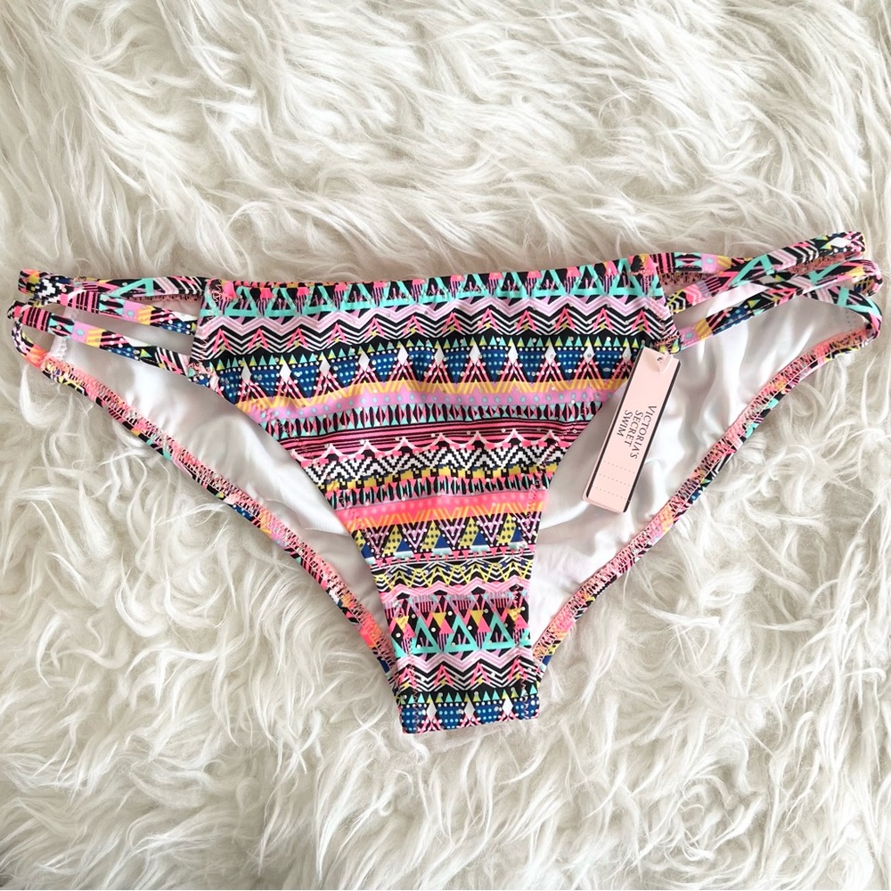 Victoria's Secret Strappy Cheeky Bikini Bottom in Zig Zag Geo